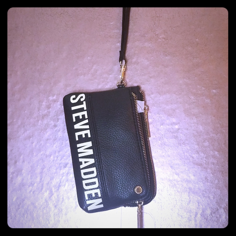 NWOT Steve Madden Wristlet